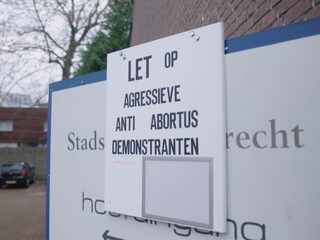 Demonstranten vallen vrouwen bij abortuskliniek lastig: 'Dieptreurig'