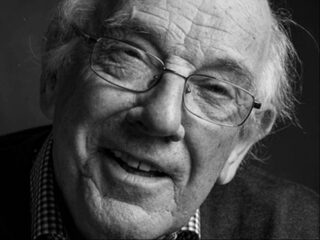 Eerste presentator Met het Oog op Morgen overleden