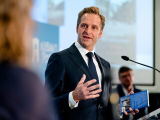 'Coronaminister' De Jonge kijkt terug op 'zware tijd'