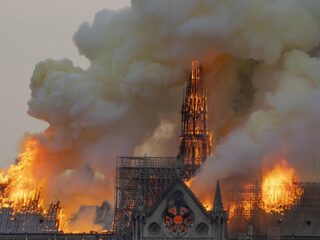Stand.nl: De ware schoonheid van de Notre-Dame krijg je nooit meer terug