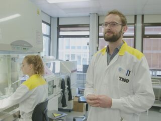 TNO heeft nieuwe coronasneltest die bij GGD wordt getest