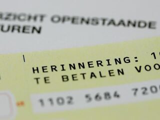 Moet de incassobranche aan banden worden gelegd?