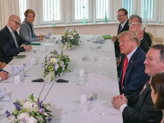 Trump en Poetin in gesprek: 'Wereld wil dat we goed met elkaar omgaan'