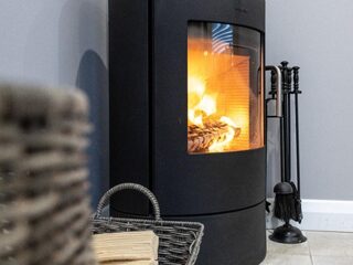 Stand.nl: 'Het gebruik van houtkachels moet aan banden worden gelegd'