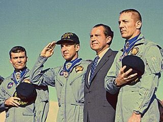 Deze Dag Toen: Bijna-ruimteramp komt tot goed einde