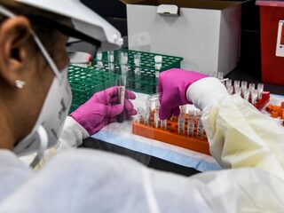 Ook coronavaccin Moderna presenteert cijfers: '94,5 procent effectief'