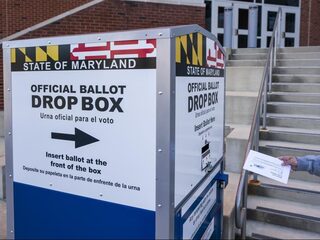 Wat doen sociale media om nepnieuws tijdens de Amerikaanse verkiezingen tegen te gaan?