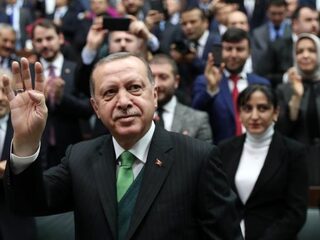 Waarom Erdogan zich belazerd voelt door de VS