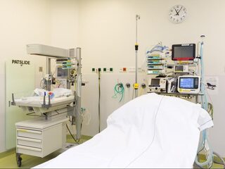 Dakterras voor IC-patiënten Rijnstate ziekenhuis: 'Je moet even die zon op je gezicht voelen'