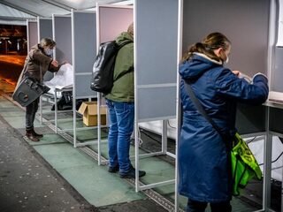 Alle stembureaus open, de start van het tellen en het laatste debat: het is verkiezingsdag