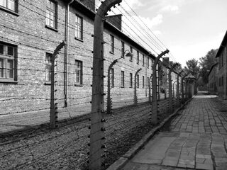 Moeten we op stokoude nazi's blijven jagen?