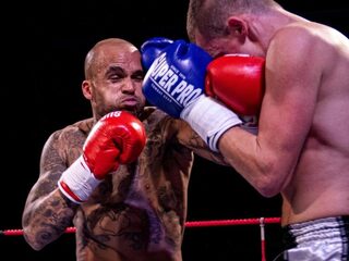 Ex-voetballer Orlando Smeekes deelt nu geen panna's uit, maar klappen