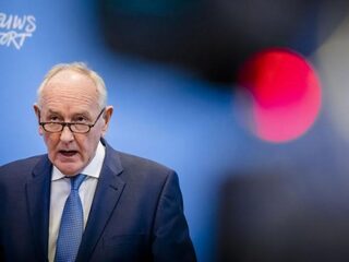 Johan Remkes: 'Gekozen burgemeester kan alleen in een ander bestel'