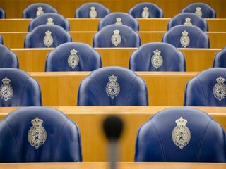 Stand.nl: Tweede Kamerleden die vertrekken bij hun partij moeten hun zetel opgeven