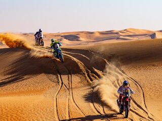 Motorcoureur Spierings was de beste Nederlander in de Dakar Rally, maar zijn collega is in levensgevaar