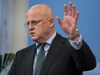 'Juridisch prutswerk' avondklok: 'Dit zou Hirsch Ballin niet zijn overkomen'