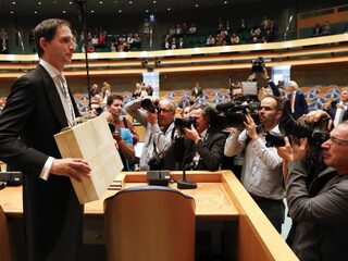 Miljoenennota: robuuste groei, 'Nederland houdt zich knap staande'