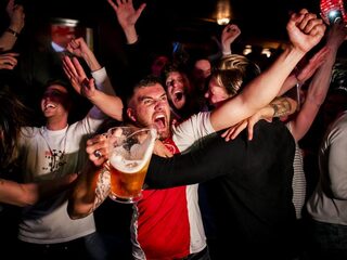 PvdA Europa: stop leegverkoop Ajax!