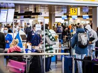 D66: 'Vakantiereizen kunnen nu te makkelijk, vliegverbod moet weer op tafel komen'