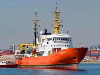 Ondanks weigering van Italië gaat Artsen zonder Grenzen door met oppikken vluchtelingen