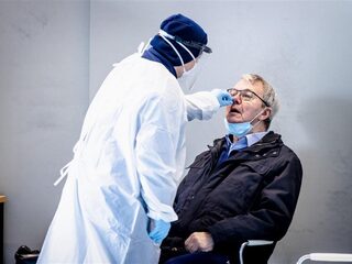 Stand.nl: 'Mensen met een negatief testbewijs moeten meer vrijheden krijgen'