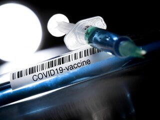 Stand.nl: 'Alleen mensen die zich laten vaccineren mogen het gewone leven weer oppakken'