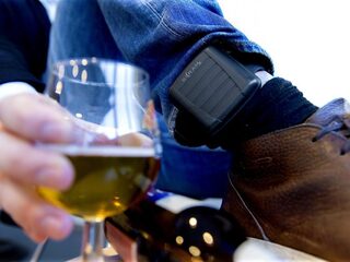 Alcoholenkelband wordt landelijk ingevoerd