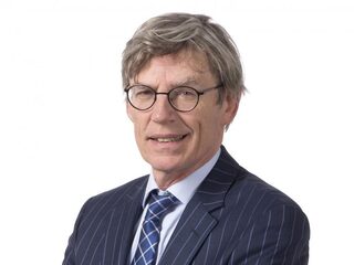 Ziekenhuisbestuurder Berden: Voor een knieoperatie moet je straks een jaar wachten