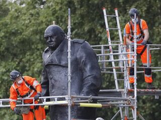 Was Churchill een held, racist of allebei?