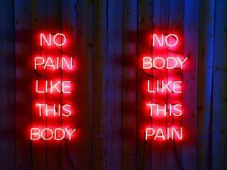 Deze Dag Toen: Patent op neonlamp in advertenties