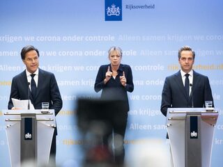 Persconferentie: regionale maatregelen, lange wachttijden bij testen en 'gevoel van urgentie'