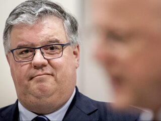 Voorzitter Veiligheidsberaad: 'Versoepel coronamaatregelen voor jongeren na 28 april'