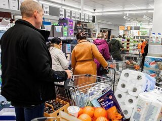 Alzheimer Nederland over supermarktverbod voor dementerende vrouw: 'Dat moet juist voorkomen worden'