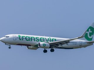 'In een vliegtuig heb je minder ruimte dan een vrije uitloopkip'