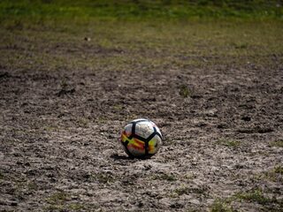 Hoe kleine amateurclubs in handen van criminelen vallen