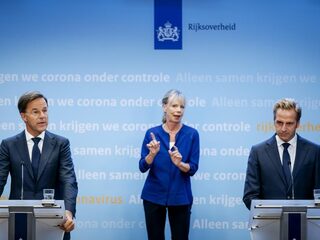 Dringend advies Rutte: maximaal 6 gasten ontvangen 'in privésfeer' en thuiswerken