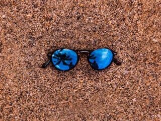 Het Oogfonds waarschuwt: draag een zonnebril!