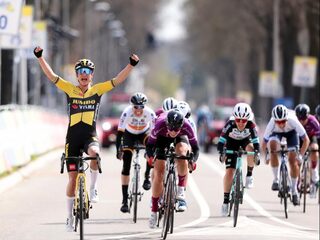 Vos wint 'adembenemende' Amstel Gold Race