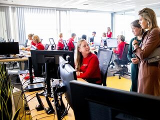 Werken bij zelfmoordpreventielijn: 'De paniek in zijn stem, horen hoe eenzaam hij was'