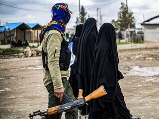 Advocaat Nederlandse IS-vrouwen: 'Kort geding tegen staat steeds dichterbij'