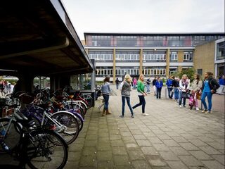Stand.nl: Het opengaan van middelbare scholen moet voor alle leerlingen gelden