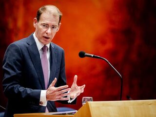 Staatssecretaris Snel treedt af na toeslagenaffaire