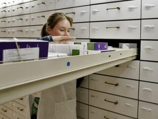 Begeleidingsgesprek apotheek: 'Wel betalen, maar geen gesprek'