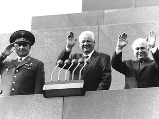 Deze Dag Toen: Jeltsin 'verrast' Russisch parlement