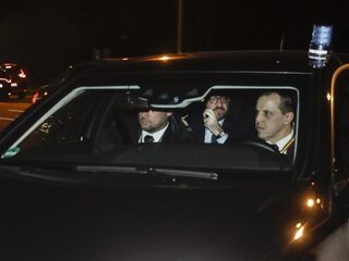 Premier België biedt ontslag kabinet aan, koning beraadt zich