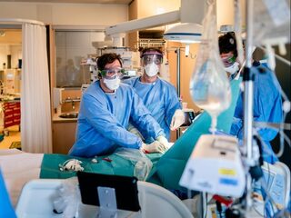 Afweerremmer geeft ernstig zieke coronapatiënten betere kansen