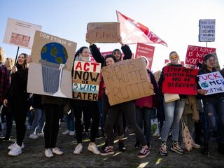 'Gezondheid en ontwikkeling nieuwe generatie onder druk door commercie en klimaatverandering'