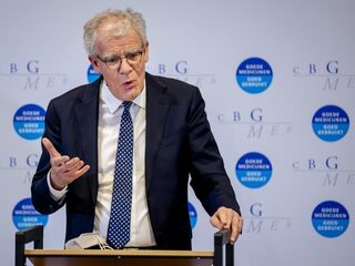 Nederland gaat verder met het prikken van AstraZeneca