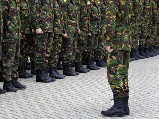 Oorlogsfotograaf Rinze Klein heeft PTSS, maar voelt zich niet gehoord door Defensie