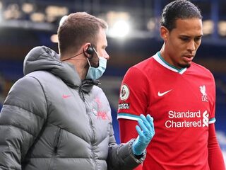 NOS Voetbalpodcast #120: 'Blessure Van Dijk als een bom ingeslagen'